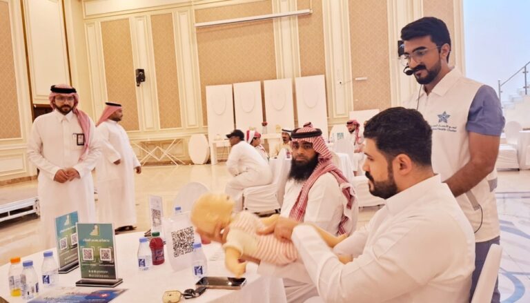 60-مستفيدًا-ومتطوعًا-يشاركون-ببرنامج-تدريبي-في-الإسعافات-الأولية-بالأحساء 
