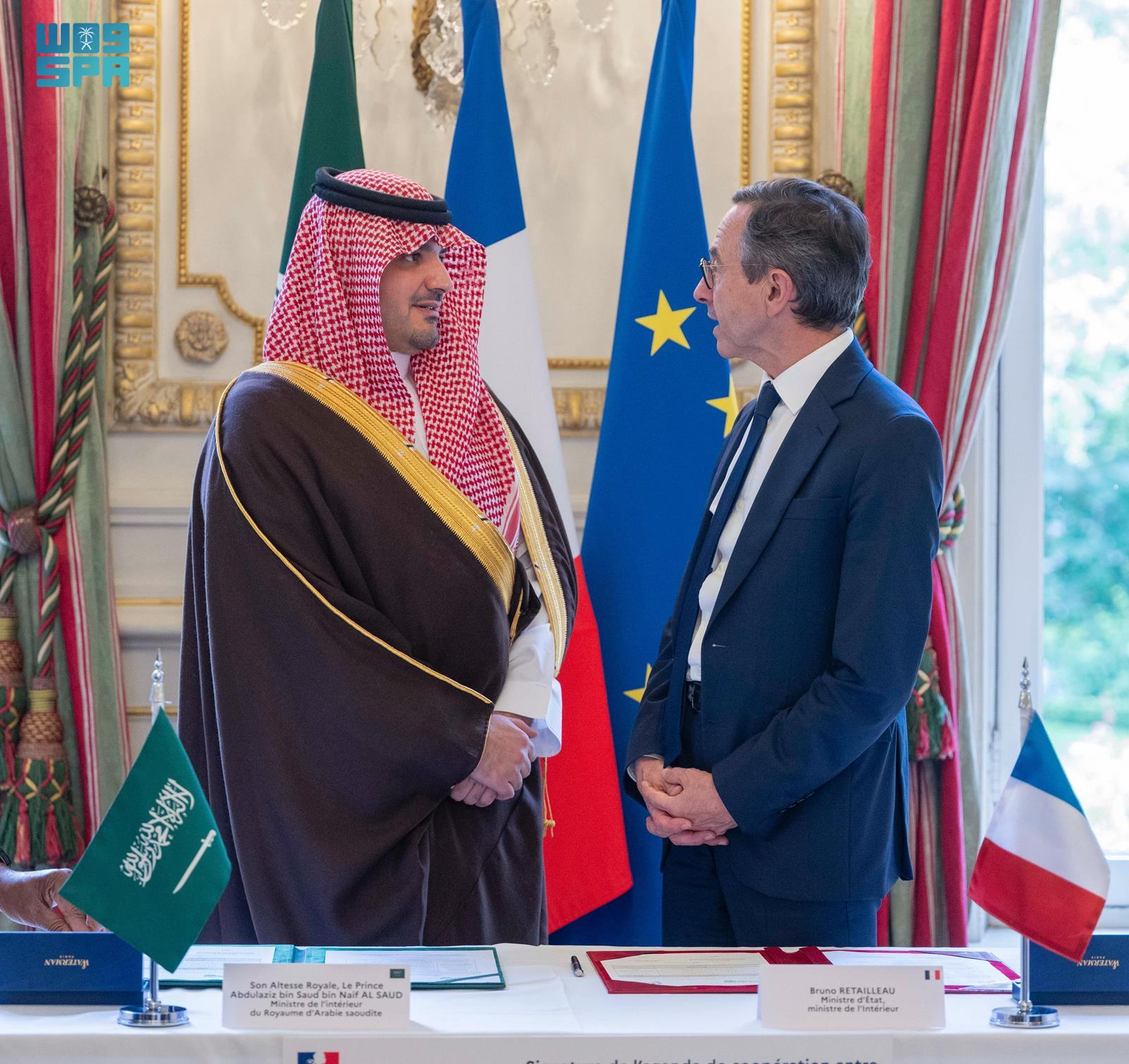 وزير-الداخلية-ونظيره-الفرنسي-يعقدان-جلسة-مباحثات-رسمية-ويوقعان-الوثيقة-التنفيذية-لمسارات-التعاون-الأمنية-المستقبلية-بين-وزارتي-الداخلية-في-البلدين