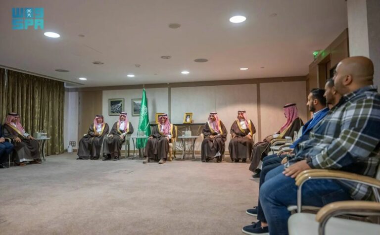 الأمير-عبدالعزيز-بن-سعود-يلتقي-مجموعة-من-منسوبي-الوزارة-المبتعثين-للدراسة-في-فرنسا