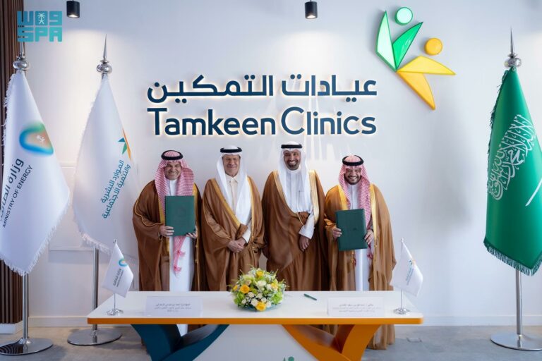 وزير-الطاقة-يزور-عيادات-“التمكين”-في-الرياض-إحدى-المبادرات-الإستراتيجية-“لوزارة-الموارد-البشرية”