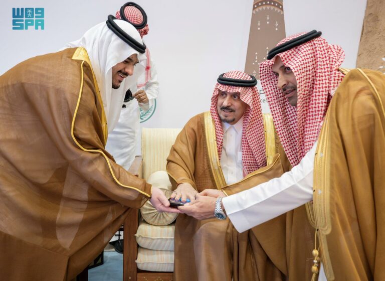 أمير-منطقة-الرياض-يدشّن-أعمال-جائزة-الرياض-للتميز-لتعزيز-الريادة-وتحفيز-الإنجازات-النوعية-في-المنطقة