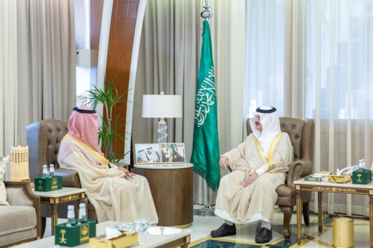 أمير-المنطقة-الشرقية-يستقبل-معالي-وزير-الصناعة-والثروة-المعدنية