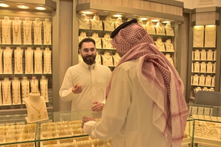 استقرار-أسعار-الذهب-في-السعودية.-تعرف-على-سعر-جرام-عيار-21-الآن