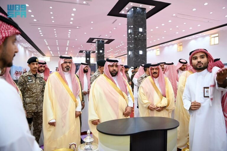 أمير-جازان-ونائبه-يطّلعان-على-سير-المشروعات-التنموية-بمحافظة-أحد-المسارحة