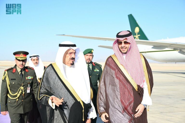 رئيس-مجلس-الوزراء-بدولة-الكويت-يغادر-نيوم