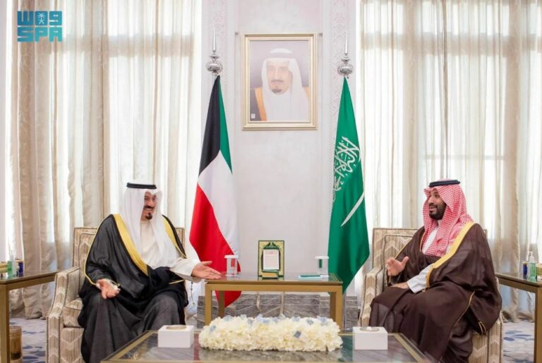 سمو-ولي-العهد-يستقبل-رئيس-مجلس-الوزراء-بدولة-الكويت