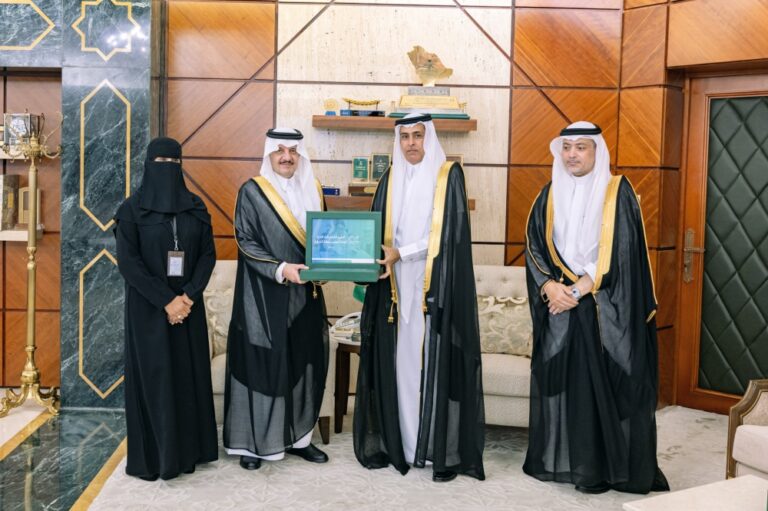 أمير-الشرقية-يستقبل-مدير-عام-التعليم-بالمنطقة-ويؤكد-أهمية-الاستعداد-للعام-الدراسي