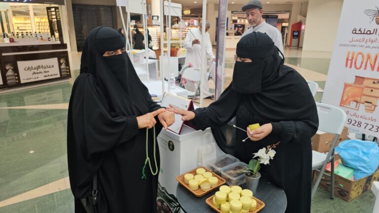 20-طناً-بنمو-60%.-خطة-بحثية-تضاعف-إنتاج-عسل-المانجروف-بالشرقية