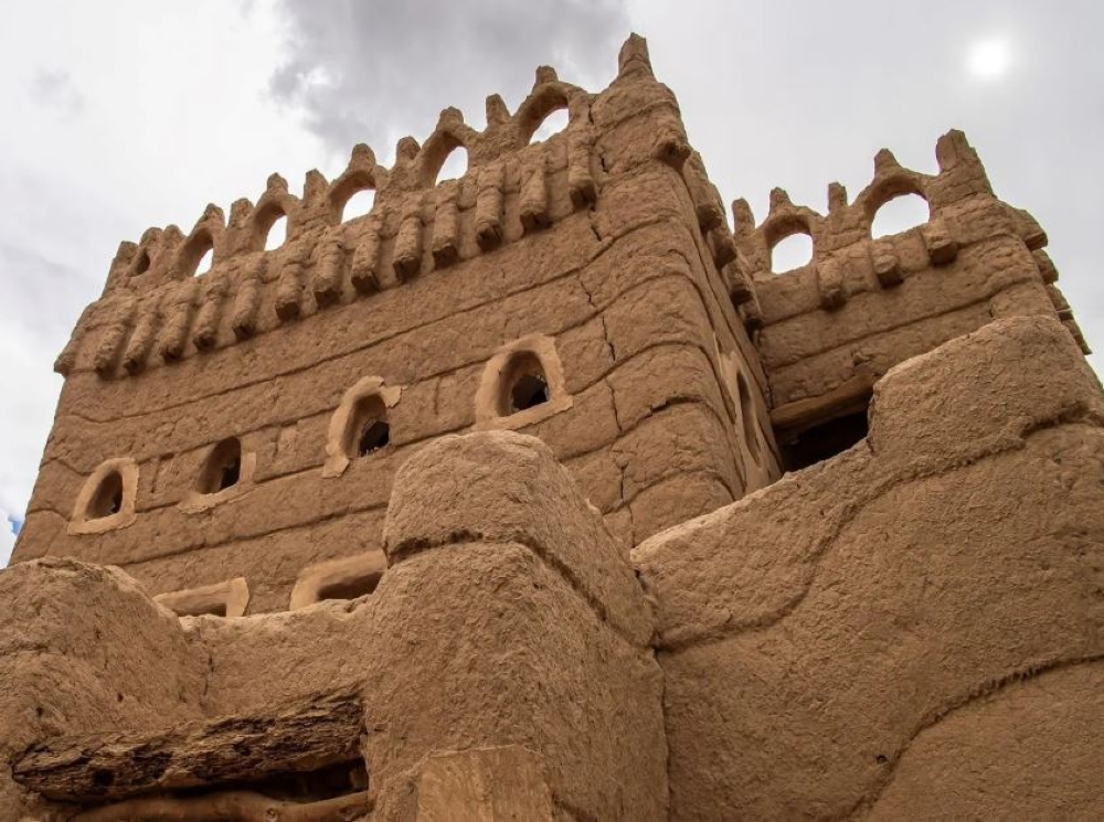 صور|-القلاع-الحصينة-وبيوت-الطين.-وجهة-ثقافية-لمحبي-ومستكشفي-التراث