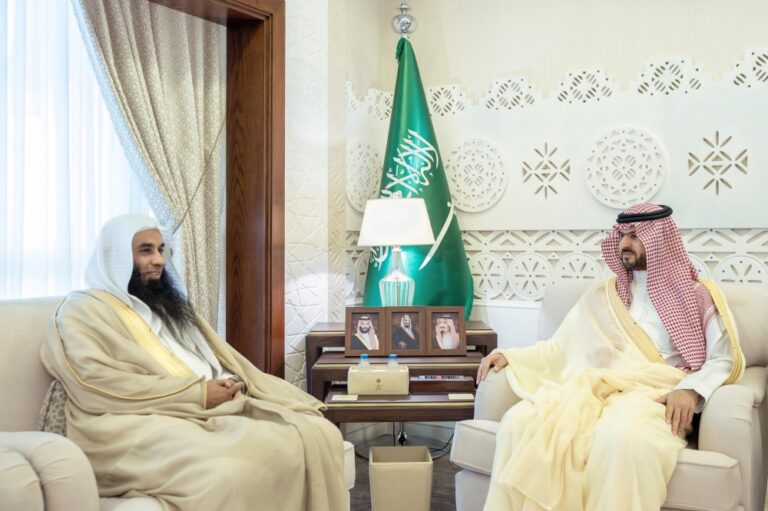 نائب-أمير-المنطقة-الشرقية-يستقبل-مدير-عام-فرع-الرئاسة-العامة-للبحوث-العلمية-والإفتاء-بالمنطقة