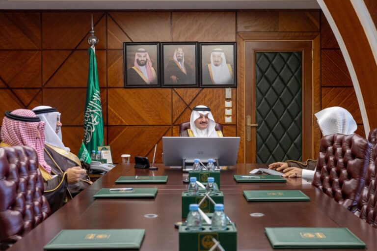 أمير-الشرقية-يطلع-على-مبادرة-“الوقف-البلدي”-للهيئة-العامة-للأوقاف-بالمنطقة