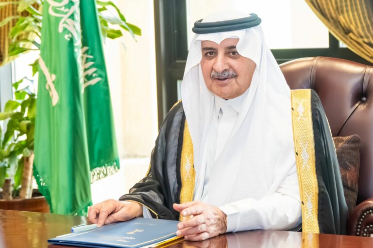 أمير-تبوك-يؤكد-على-أهمية-الدور-المناط-بالمحافظين-في-نقل-الصورة-الحقيقية-التي-يشعر-بها-المواطن-والمواطنة-وتلمس-احتياجاتهم-وخدمتهم