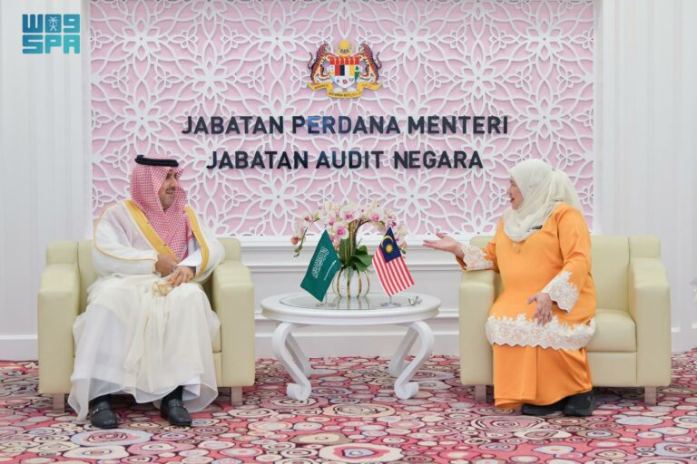 رئيس-الديوان-العام-للمحاسبة-يبحث-أوجه-التعاون-المشترك-مع-المراجع-العام-في-ماليزيا