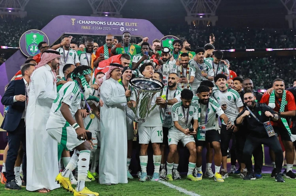الأرض-تبتسم-للهلال-وتصدم-ثنائي-جدة