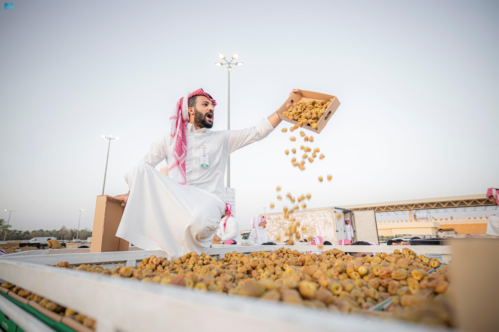خلال-15-يومًا.-أكثر-من-100-مليون-ريال-مبيعات-كرنفال-بريدة-للتمور