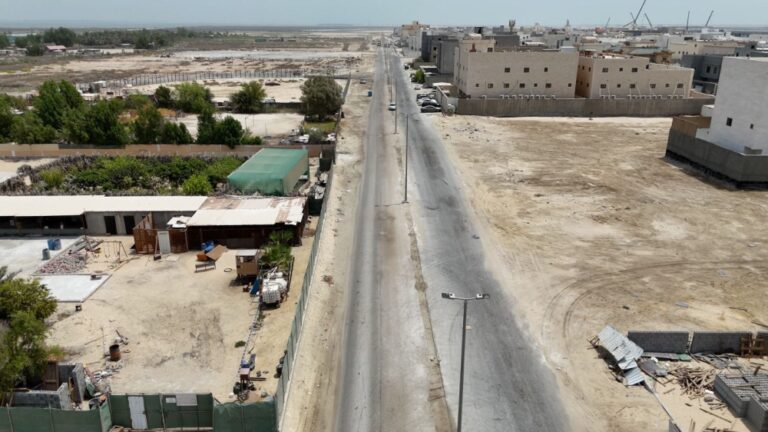 بطول-2180-متر.-بدء أعمال-تطوير-شارع-السندس-بصفوى-في-القطيف