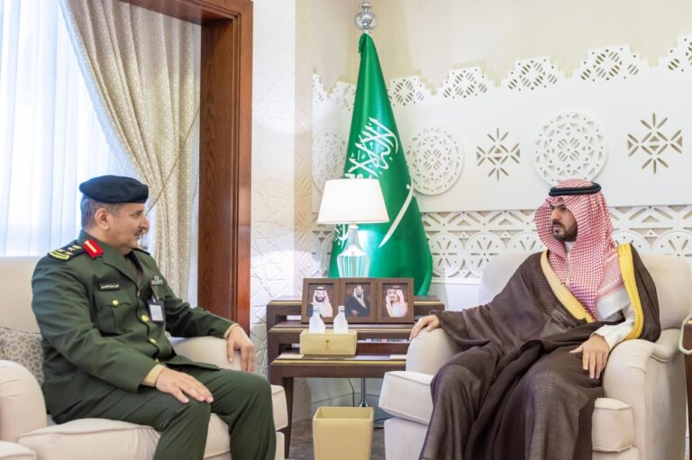 نائب-أمير-الشرقية-يهنىء-مدير-سجون-المنطقة-بمناسبة-تعيينه