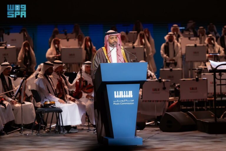 وزير-الثقافة-يرعى-حفل-تخريج-الدفعة-الأولى-من-برنامج-الأوركسترا-والكورال-الوطني-السعودي-بالرياض