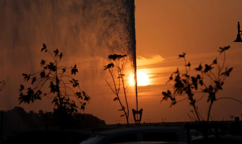 نافورة-جدة.-معلم-سياحي-يستقطب-الزوار-والأهالي-بمناظر-ساحرة