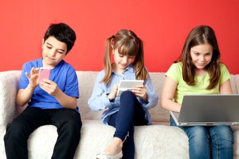 مع-بدء-الدراسة.-نصائح-للحد-من-استخدام-الأطفال-الأجهزة-الإلكترونية