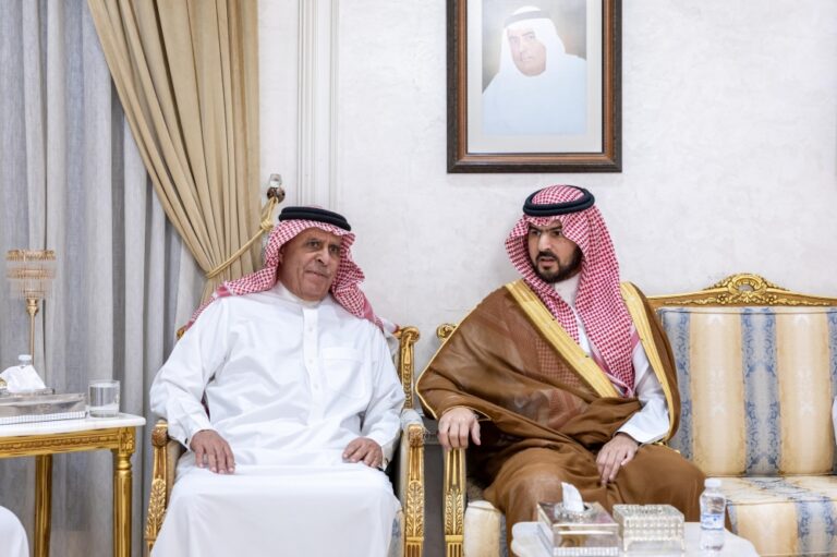 نائب-أمير-الشرقية-يعزي-الشيخ-عبدالرحمن-الدوسري-في-وفاة-شقيقه