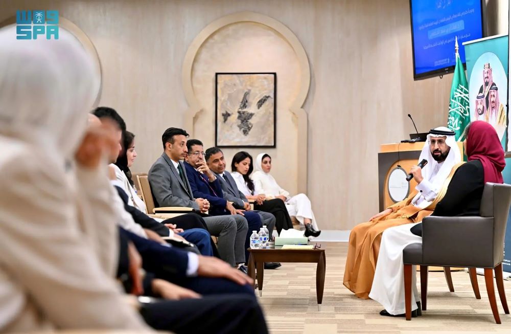 رئيس-“الغذاء-والدواء”-يلتقي-الملحق-الثقافي-ومبتعثين-سعوديين-في-واشنطن