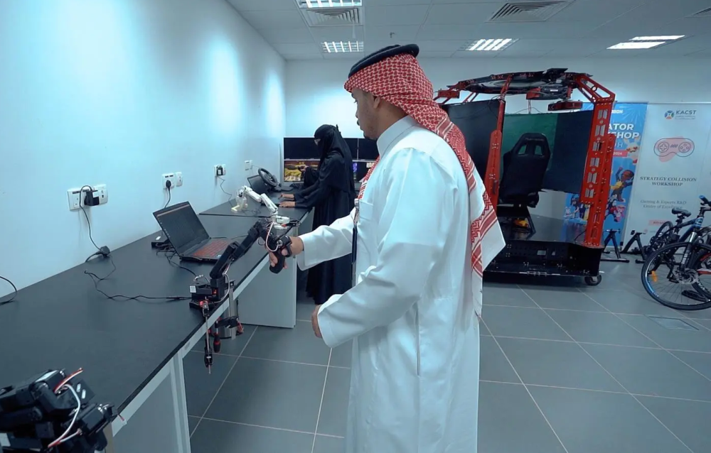 عقول-سعودية-تطور-مشروعات-ذكاء-اصطناعي-وروبوتات-بمختبرات-“كاكست”