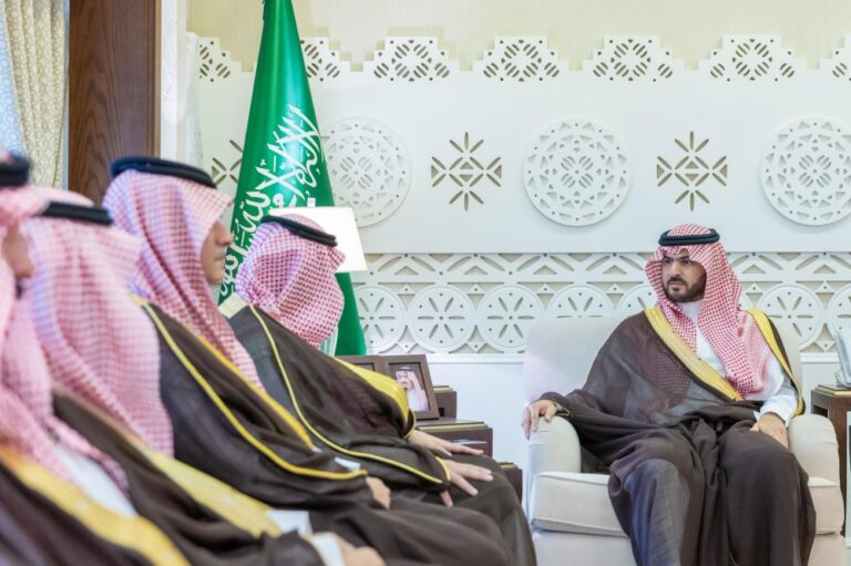 نائب-أمير-الشرقية-يستقبل-وكيل-وزارة-الطاقة-لشؤون-الكهرباء-ويشيد-بدعم-القيادة