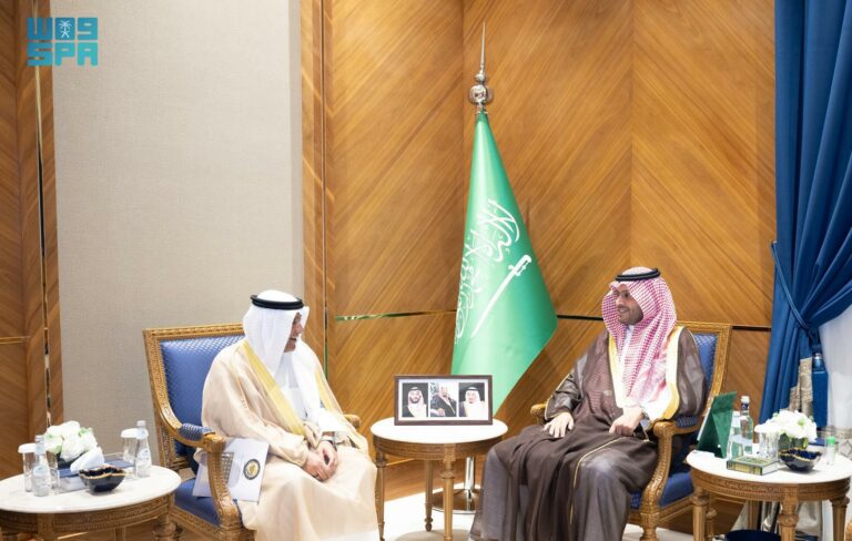 الأمير-تركي-بن-محمد-بن-فهد-يستقبل-أمين-عام-مجلس-التعاون-لدول-الخليج-العربية