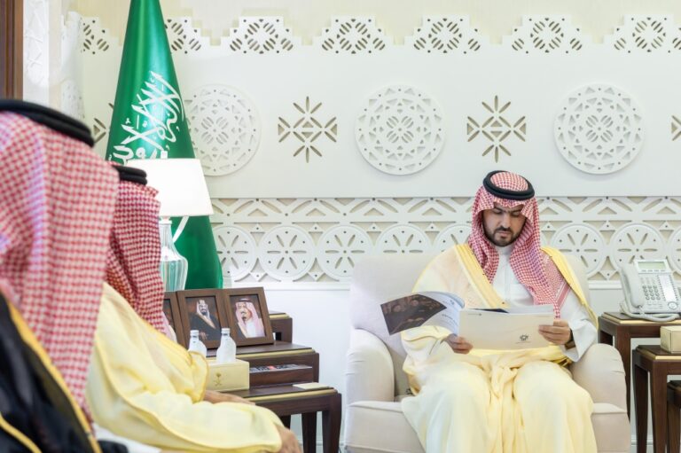 نائب-أمير-الشرقية-يشيد-بدور-التدريب-التقني-والمهني-في-تمكين-الكفاءات