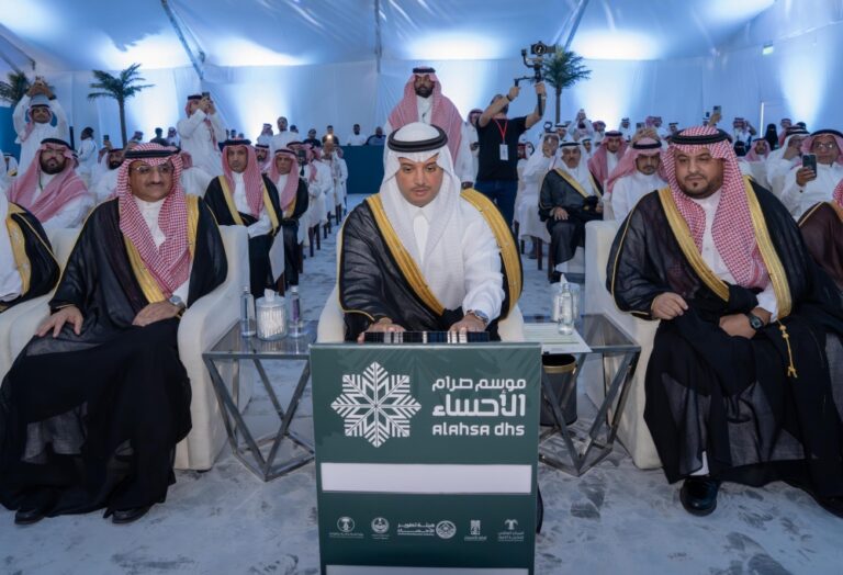 بـ-2,5-مليون-نخلة.-محافظ-الأحساء-يدشن-موسم-صرام-التمور