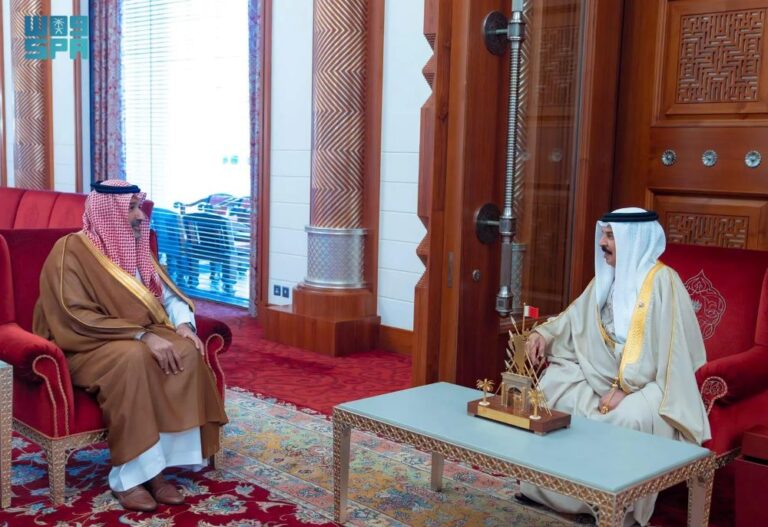 ملك-البحرين-يستقبل-سمو-الأمير-فيصل-بن-سلمان