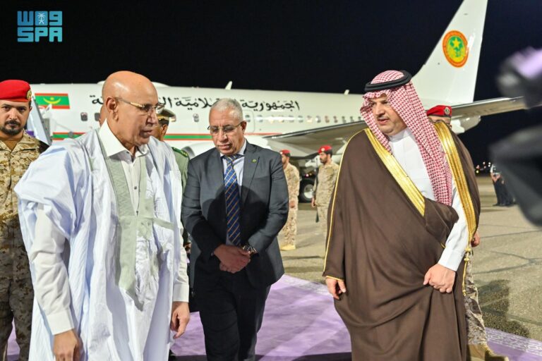 الرئيس-الموريتاني-يصل-إلى-المدينة-المنورة