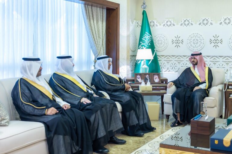 نائب-أمير-المنطقة-الشرقية-يستقبل-أمين-المنطقة-ويطلع-على-مشاريع-الأمانة