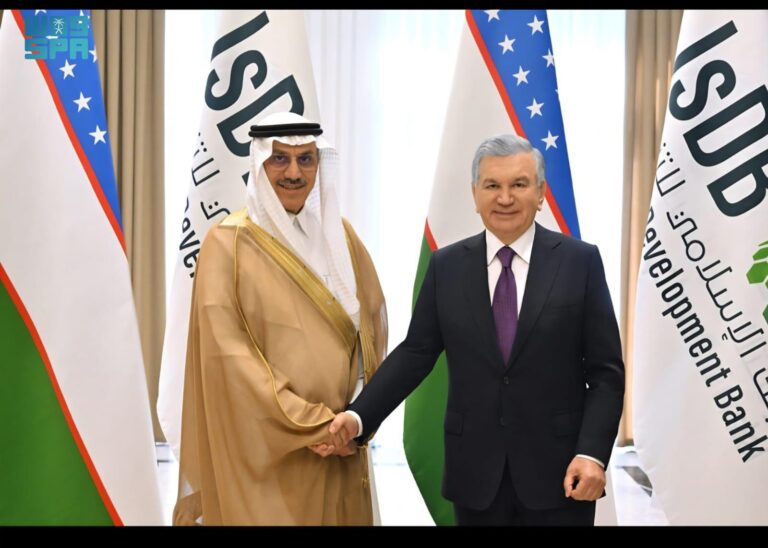 رئيس-أوزبكستان-يلتقي-رئيس-مجموعة-البنك-الإسلامي-للتنمية