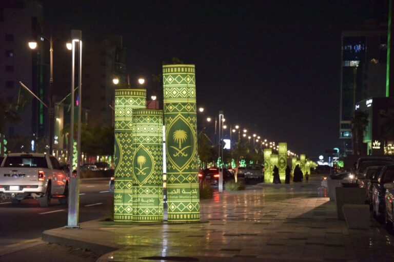 صور|-احتفالا-باليوم-الوطني-95.-الشرقية-تتوشح-باللون-الأخضر