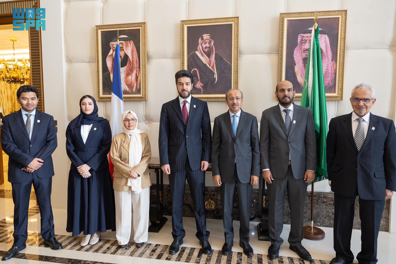 سفير-خادم-الحرمين-لدى-فرنسا-يلتقي-وفد-“موهبة”