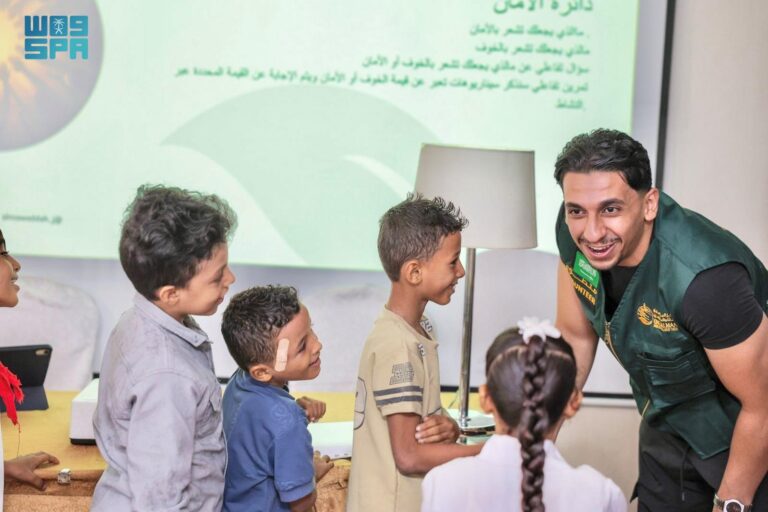 “اغاثي-الملك-سلمان”-يدشّن-المشروع-التطوعي-العام-للمرأة-والطفل-في-عدن