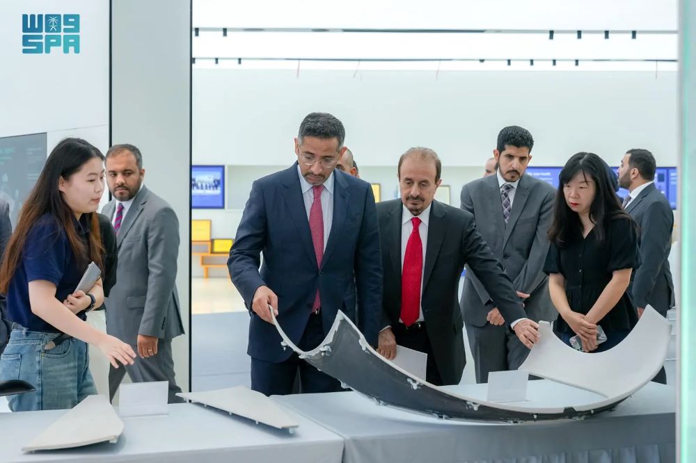 وزير-الصناعة-يبحث-مع-“minth-group”-الصينية-تعزيز-التعاون-في-سلاسل-إمداد-السيارات