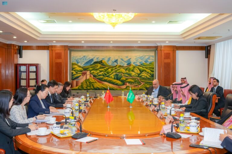 اتفاقيات-ومذكرات-تفاهم.-تفاصيل-زيارة-وزير-الصناعة-إلى-الصين