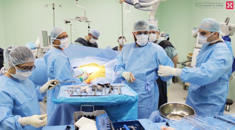مستشفى-الدكتور-سليمان-الحبيب-بالخبر-يعيد-بناء-جدار-البطن-لشاب-تعرض-لحادث-وخضع-لـ”5″-عمليات-ترميم-سابقة