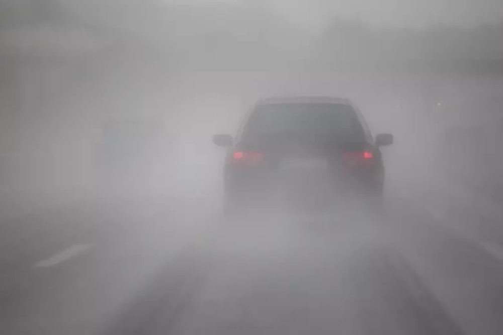 عاجل:-لتجنب-وقوع-حوادث.-6-نصائح-مهمة-للقيادة-بشكل-آمن-أثناء-الضباب