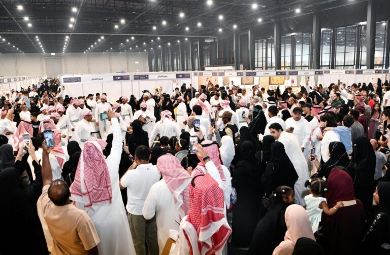 أعمال-يدوية-تتحول-إلى-دخلٍ-مستدام-في-معرض-الحرف-بالخبر