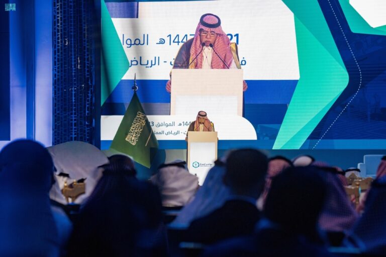 وزير-التجارة:-السعودية-مؤهلة-لتكون-محورا-إقليميا-لإعادة-هيكلة-الديون