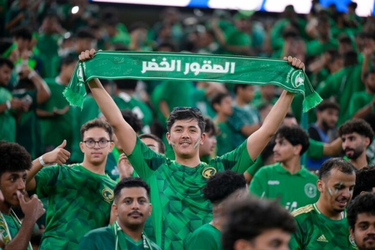 حاضرون-وداعمون