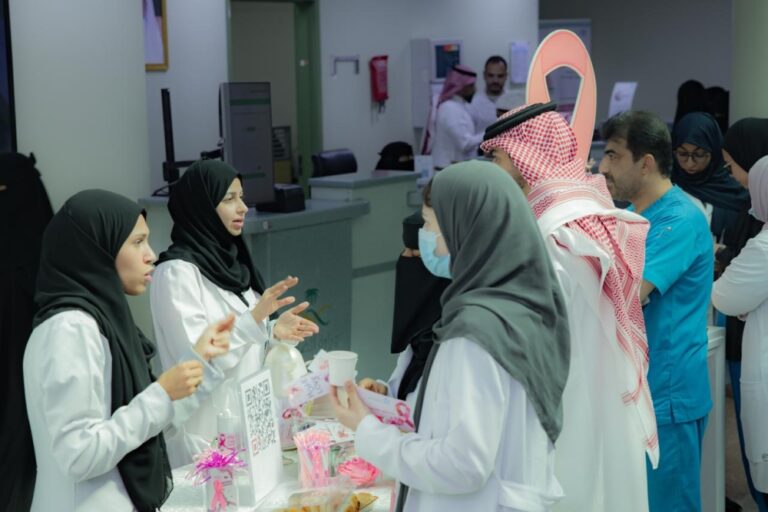 خلال-أسبوع.-850-سيدة-يستجبن-لحملة-الكشف-عن-سرطان-الثدي-بالأحساء