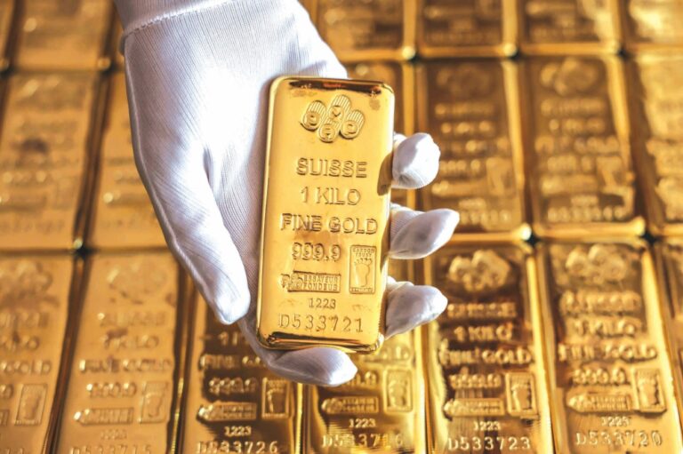 الذهب-يواصل-الارتفاع-وسط-نشاط-لتهريب-المعدن-الأصفر-إلى-الهند