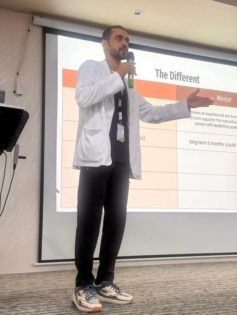 بمشاركة-44-ممرضًا.-برنامج-تدريبي-لتطوير-الإشراف-التمريضي-بالقطيف