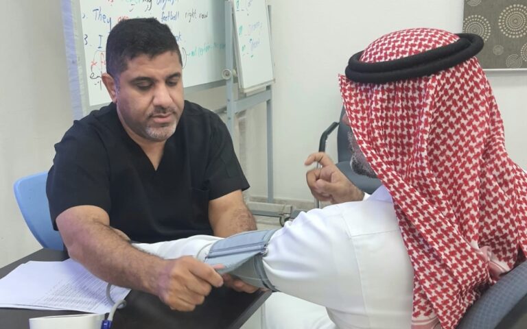 مستهدِفة-20-مدرسة.-حملة-”صحتك-أولًا“-تقدم-الفحوصات-لطلاب-الأحساء