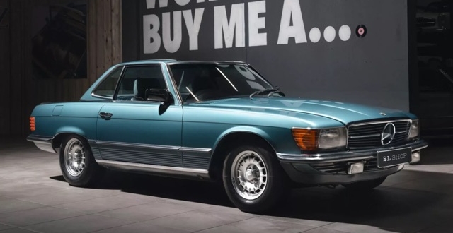 مرسيدس-500-sl-موديل-1982-في-حالة-جديدة-بعد-43-عاماً